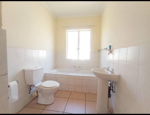 2 BEDROOM APARTMENT FOR SALE IN WILLOWBROOK